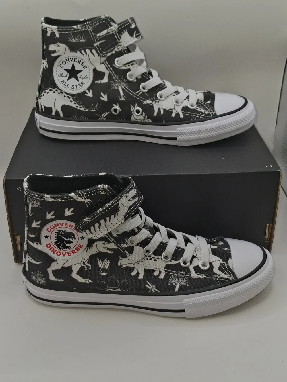 New  Big Kids Converse Chuck Taylor Dino Party high tops Dinosaurs Size 2